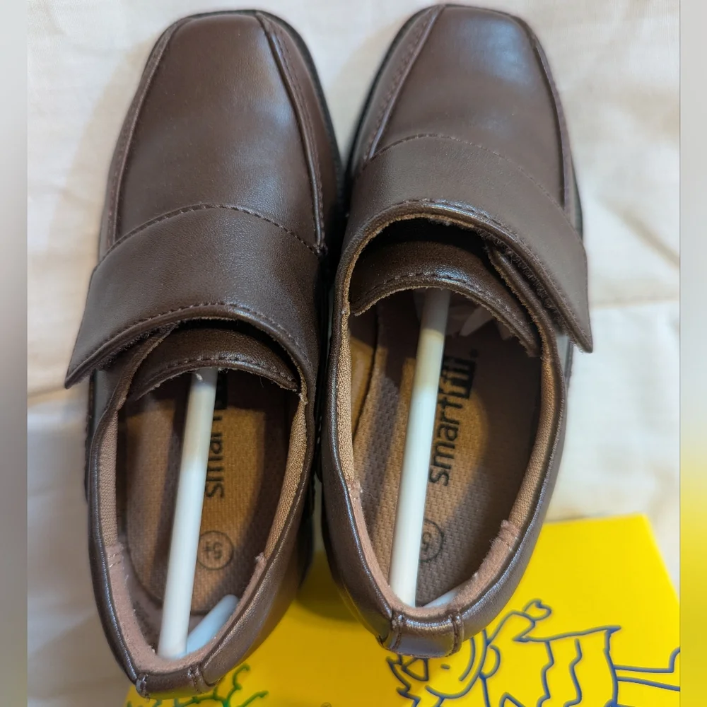 Smartfit Boy's Brown Skid Resistant Dress Shoes Size 5 1/2W